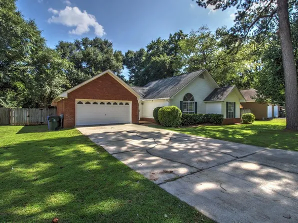 903 Woodleigh Rd, Dothan, AL 36305