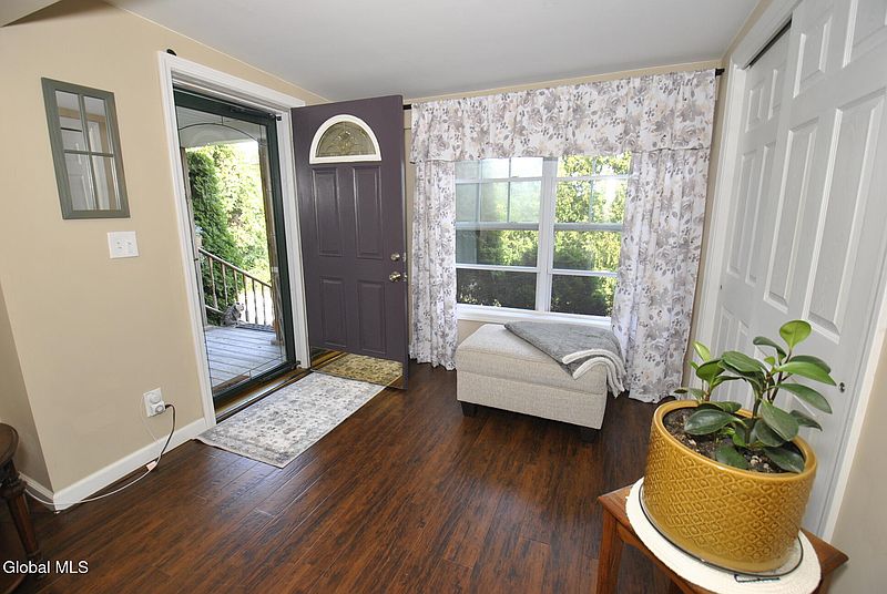 5th image of 19 Glenmore Road