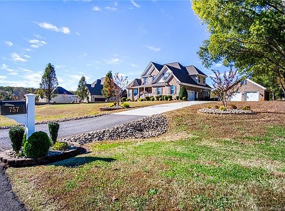 2nd image of 757 Belfast Ct