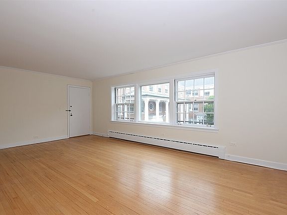 3rd image of 1402 Hinman Ave APT 2E