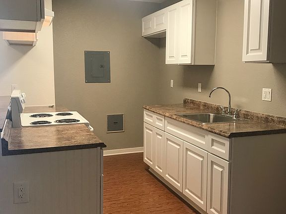 3rd image of 2900 Sunset Pl APT 208