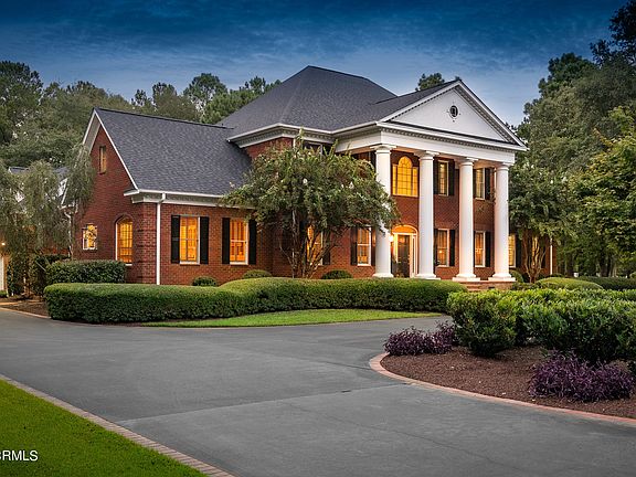 3rd image of 680 Lexington Drive