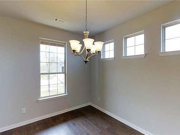 2nd image of 1264 Carlsbad Dr