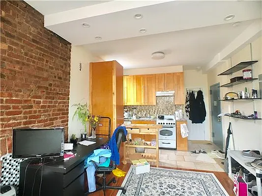 Rented by Avenue Sotheby's International Realty | media 2