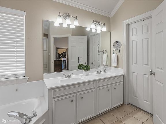 2nd image of 6101 Kateland Cir