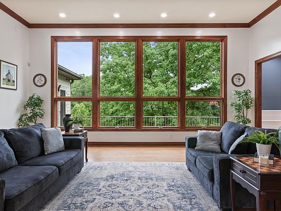 3rd image of 420 Sunny Brook Drive