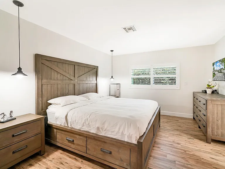 3048 NW 25th Way — Photo 15