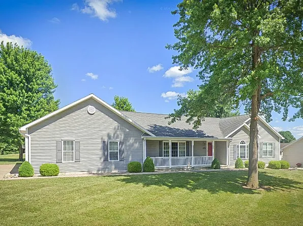 7 Quail Ridge Dr, Pittsfield, IL 62363