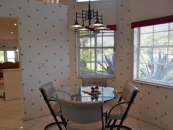 4th image of 7879 Coral Pointe Dr
