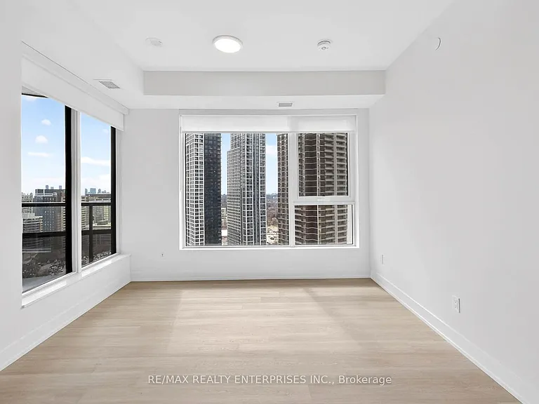 60 Central Park Dr #2404 — Photo 7