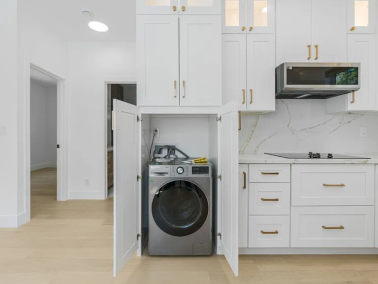 1217 Hester Ave — Photo 5