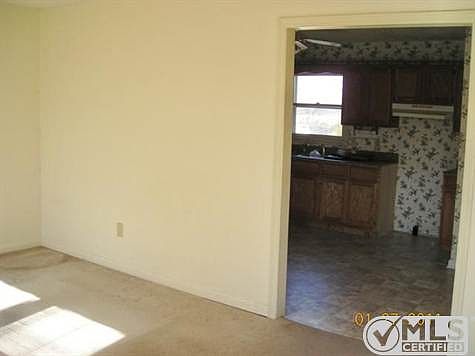 5th image of 106 Diane Dr