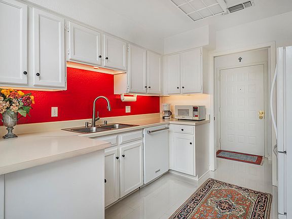 5th image of 10316 Las Casitas St NE