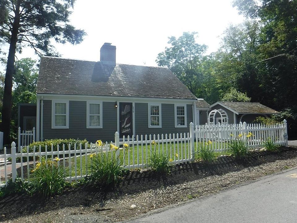 1st image of 575 Essex St