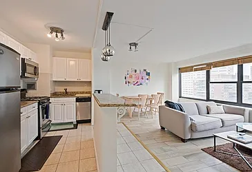 135 Montgomery Street, #20H