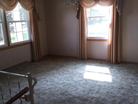 5th image of 530 Chapman St
