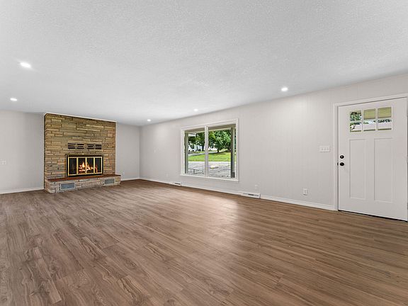 5th image of 25720 Hillcrest Drive