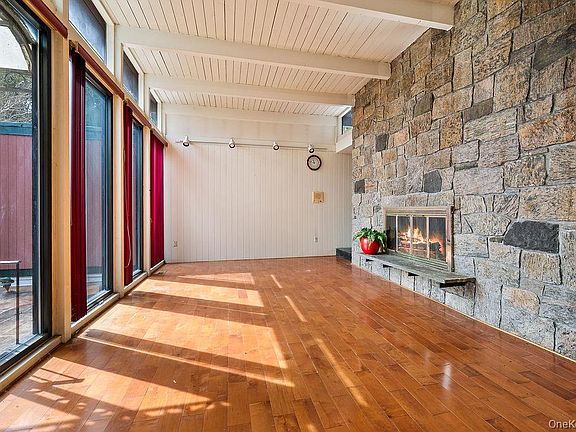 5th image of 11 Valley View Road