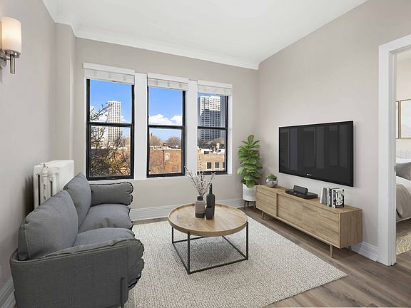 4th image of 4157 N Clarendon Ave #2080144