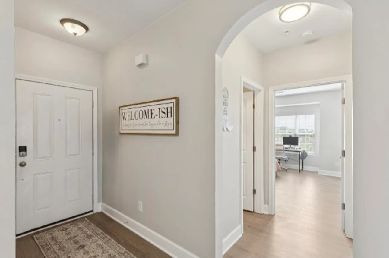 2 bed, 1174 sqft, $1,975 — Photo 1