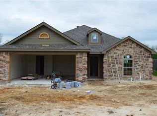 434 Willow Creek Dr, Weatherford, TX 76085