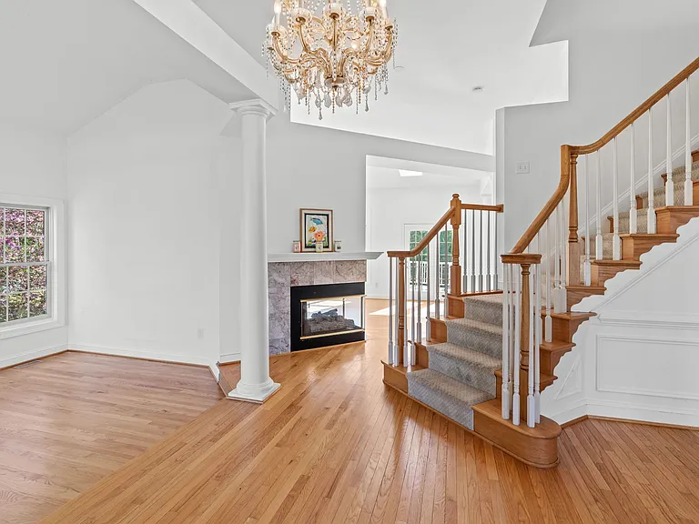 14216 Cervantes Ave — Photo 3