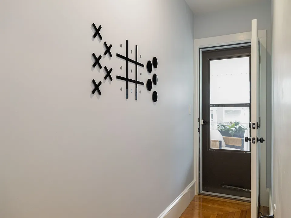 9 Dickson St #2B