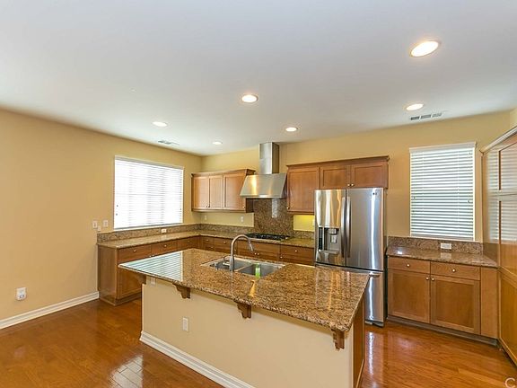 4th image of 2777 Maricopa St