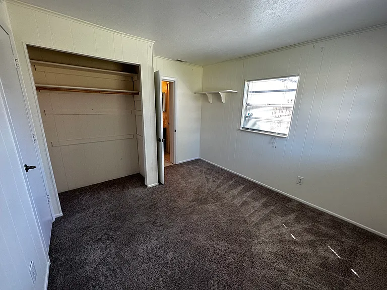 561 Parker Rd — Photo 21