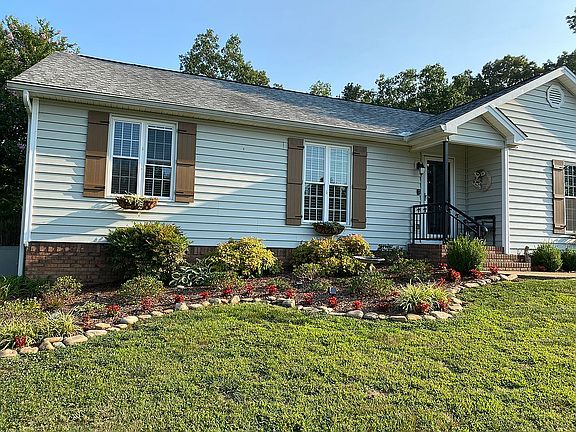 2nd image of 301 Wild Turkey Ln