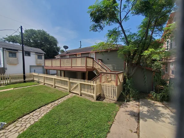 1811 32nd St, Galveston, TX 77550