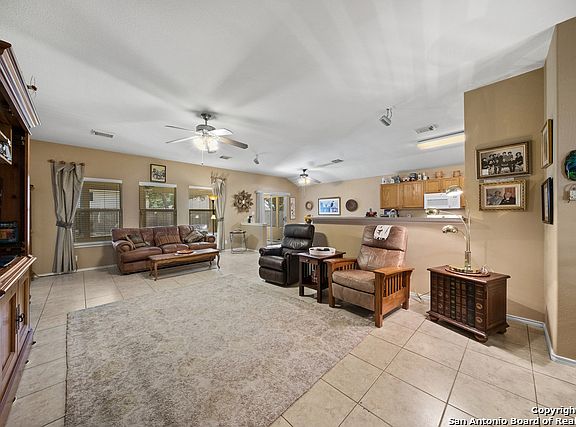 4th image of 8851 Hetherington Dr