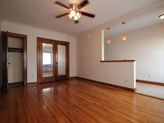 3rd image of 1141 E Market St APT 3