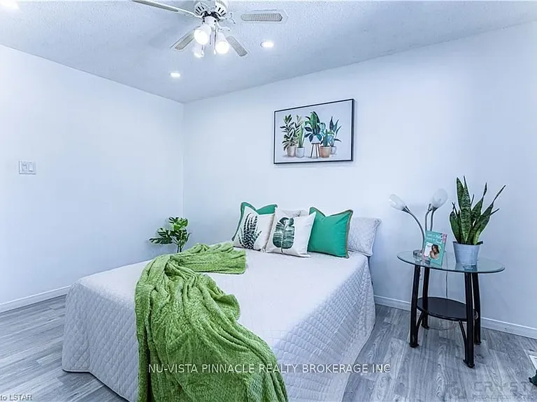 7 Ranchwood Cres — Photo 18