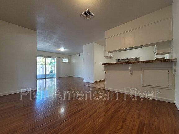 5th image of 5376 Elsinore Way