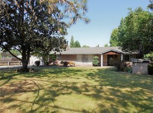 822 W Harbeck Rd, Grants Pass, OR 97527