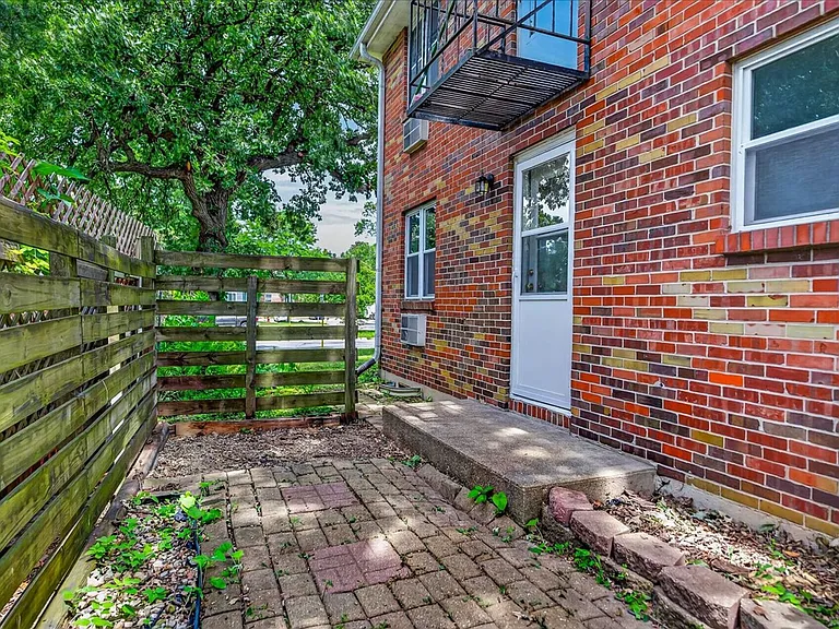 5809 Raymond Rd — Photo 20