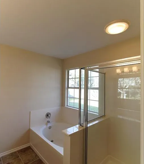 Vol Walker Dr — Photo 15