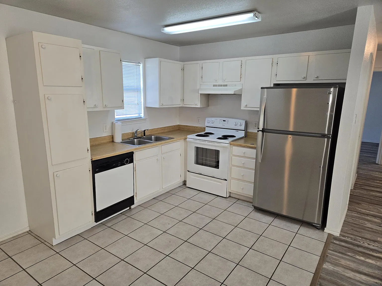 2 bed, 875 sqft, $975 — Photo 4