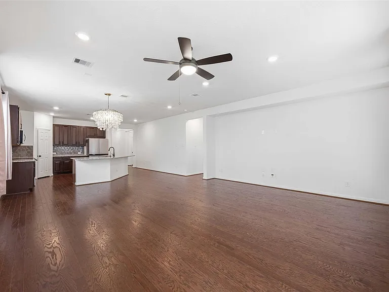 7627 Coral Key Dr — Photo 11