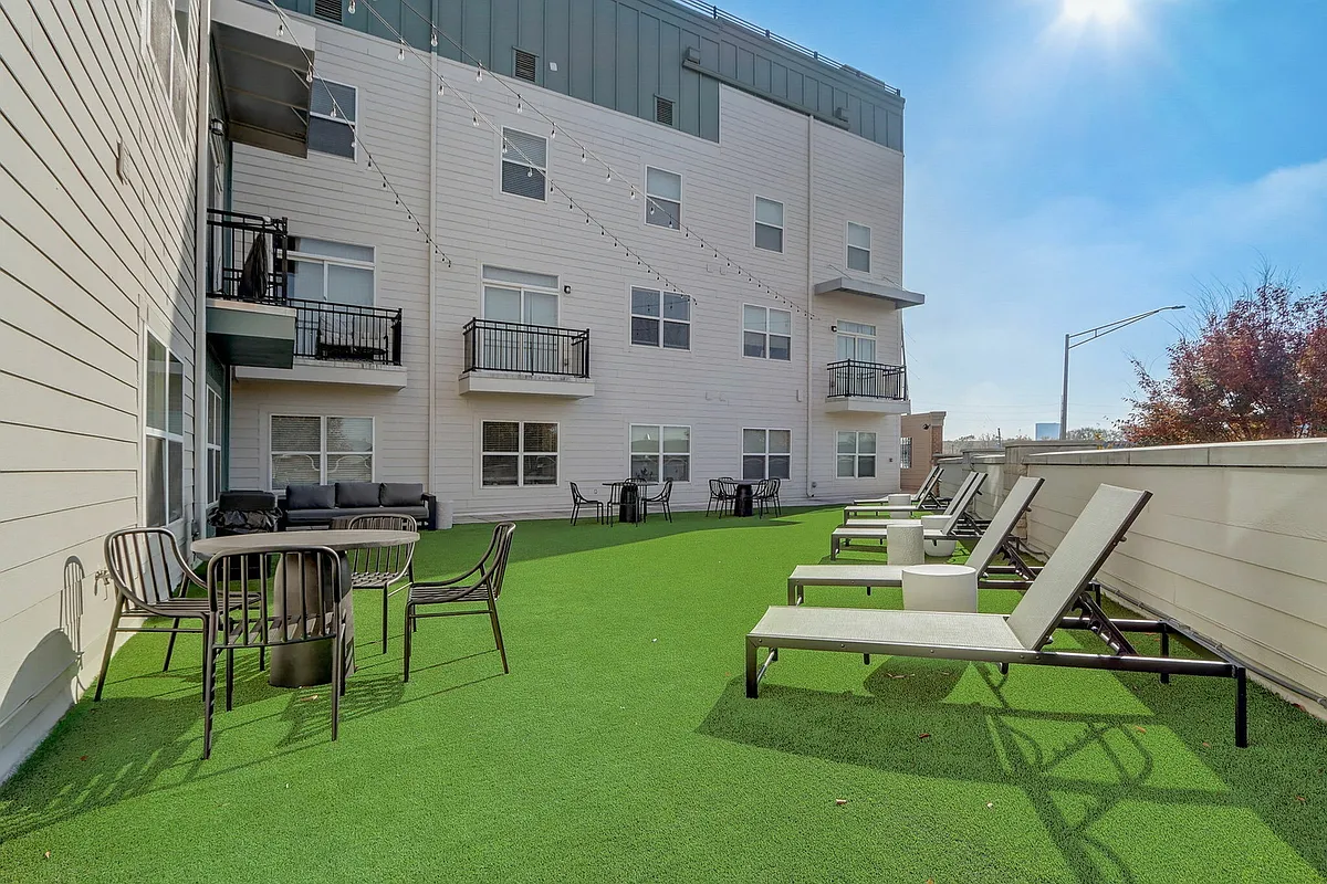 Relax and Socialize at the Rooftop Lounge at Ralston Apartments in Downtown Indianapolis - Ralston Apartments