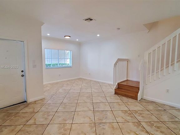 2nd image of 4514 Woodland Cir