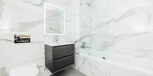 Rented by R New York