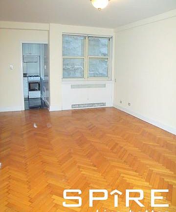 2nd image of 10 W 74th St APT 1I