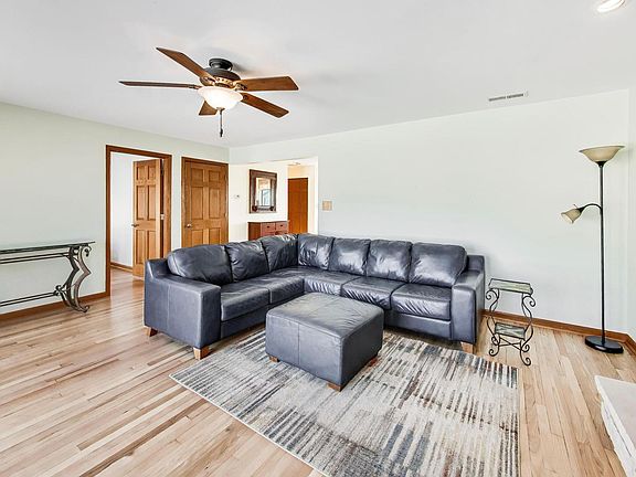 4th image of 37464 N Terrace Ln