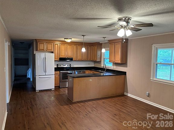 2nd image of 2378 Old Field Rd