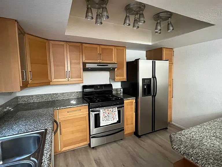 21930 Valerio St #9 — Photo 4
