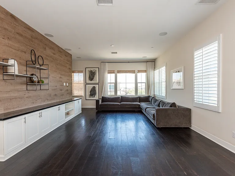 15862 Ellington Way — Photo 6