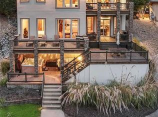384 Oak Dr, Sunrise Beach, MO 65079