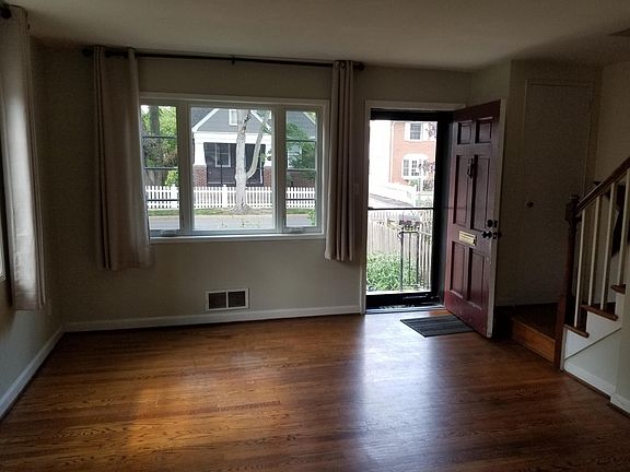 2nd image of 505 E Windsor Ave